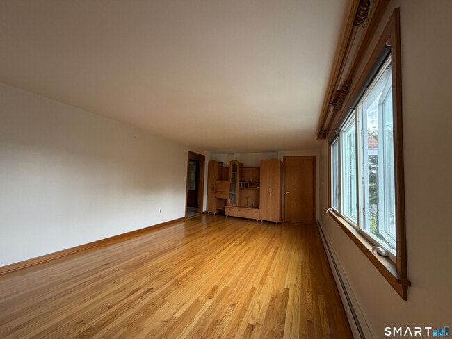 Building Photo - 133 Pinehurst Ave