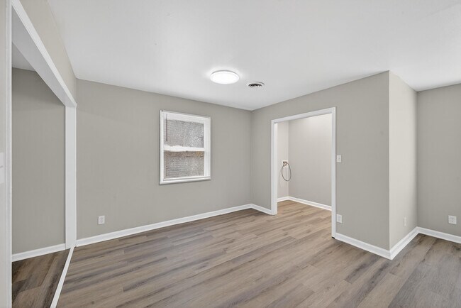 Building Photo - 1111 Alderman St NE