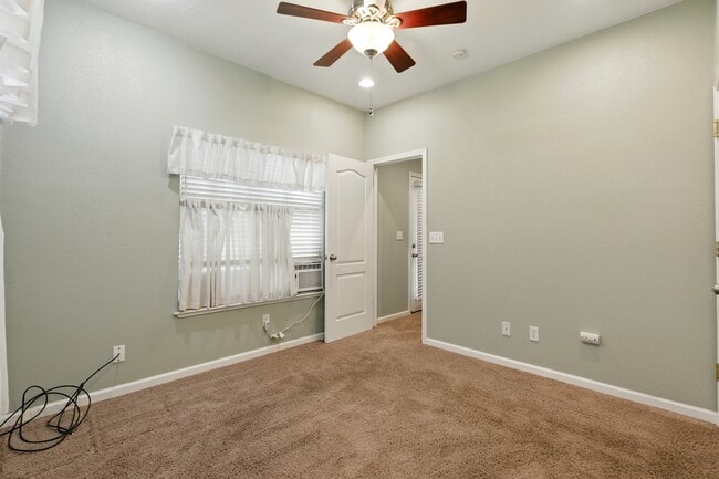 Building Photo - 1789 E Ticonderoga Dr