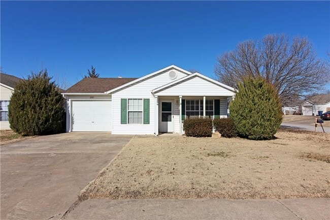 Primary Photo - 2515 Parkcrest Dr