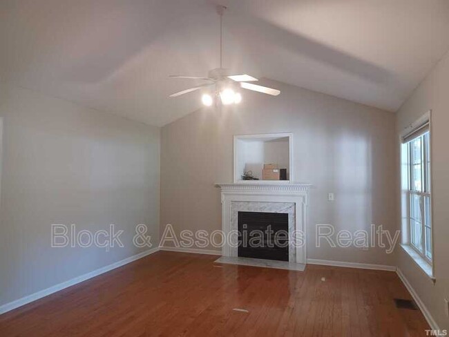 Building Photo - 240 Beaver Ridge Dr