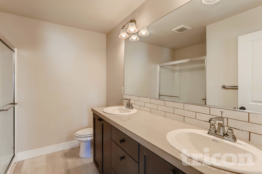 Building Photo - 1307 NE 70th St