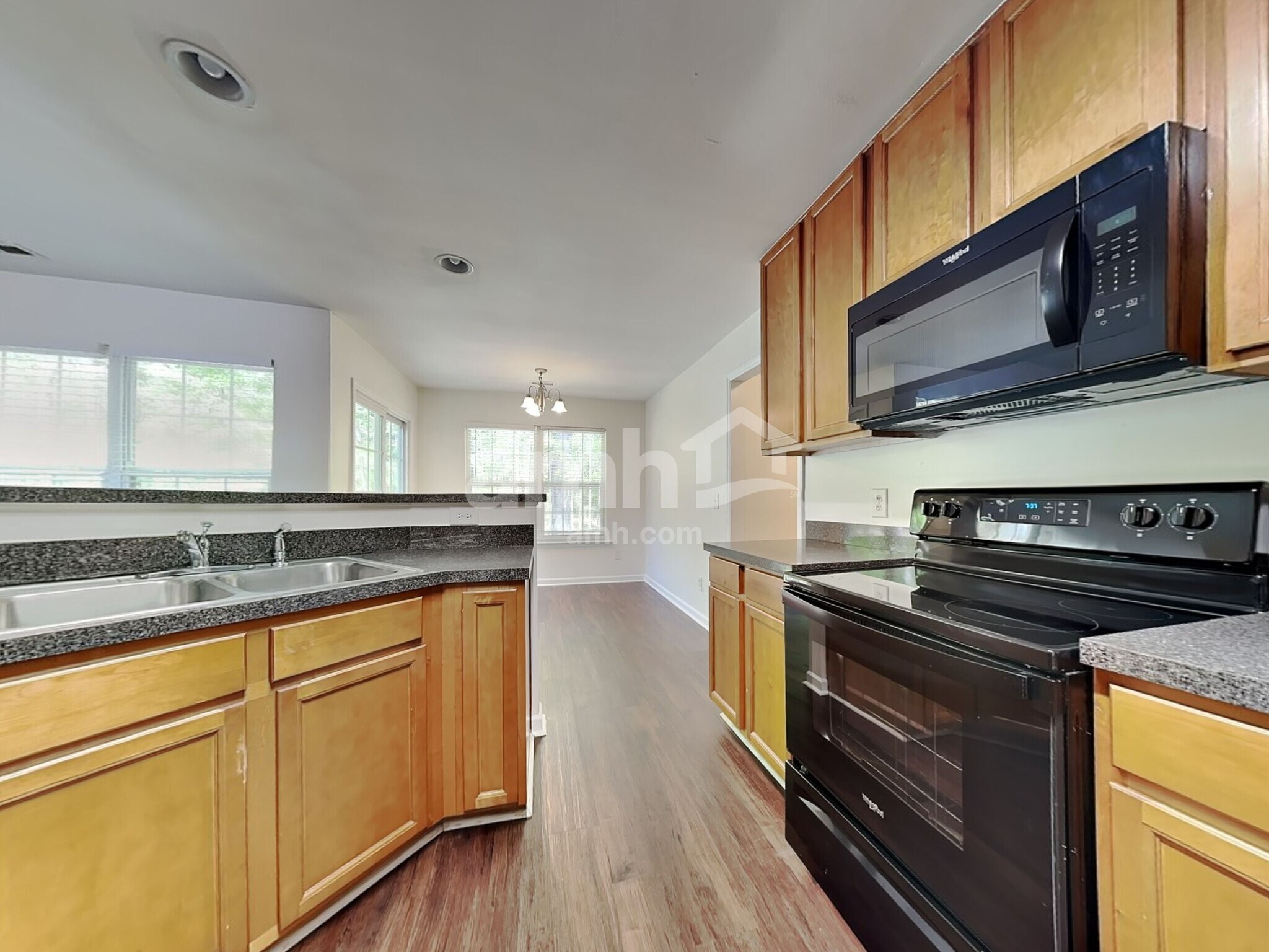 Building Photo - 5145 Chasteal Trail