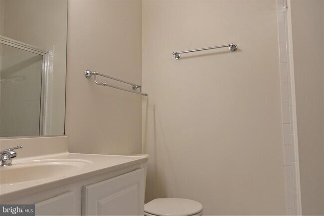 Building Photo - 1115 Crestfield Dr