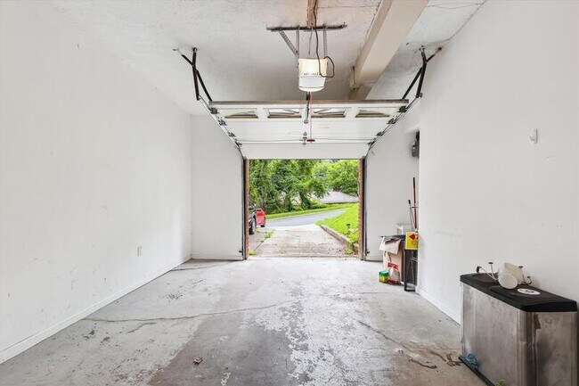 Building Photo - 1824 Allison St NW