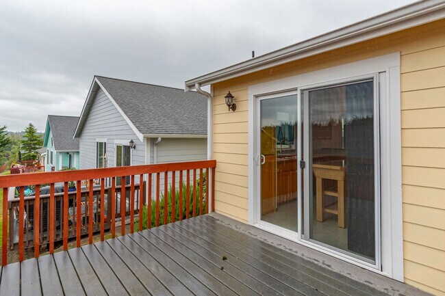 Building Photo - 2 Bd 2 Bath Home in 55+ Community