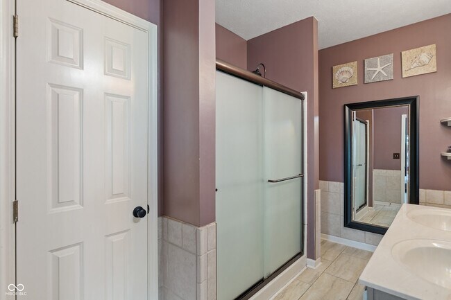Building Photo - 4320 Hamilton Way