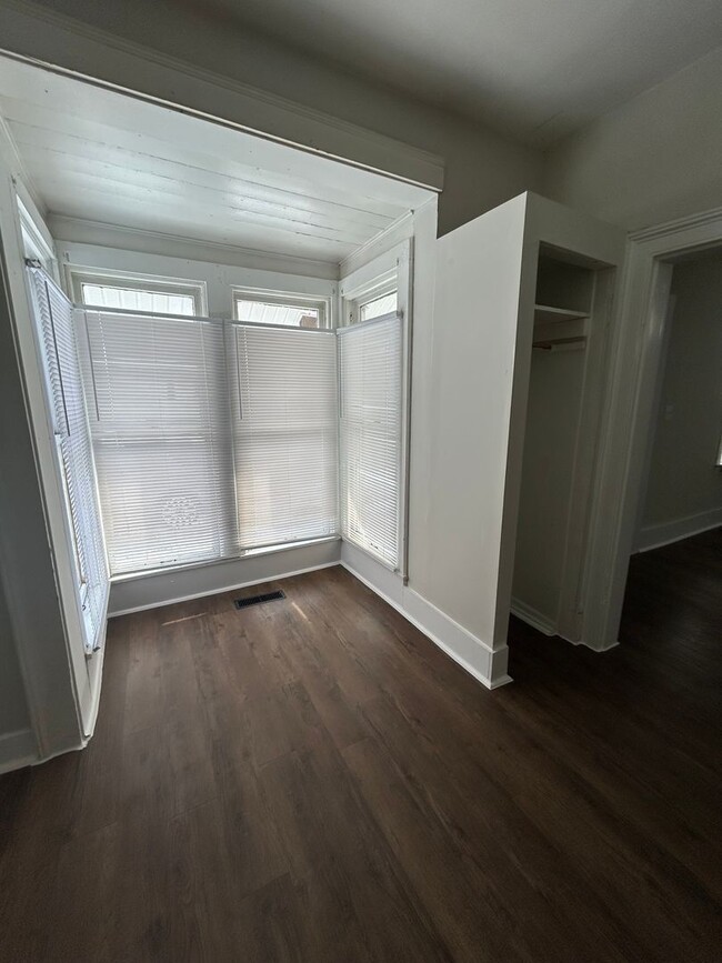 Building Photo - 800-806 N 8th / 718 Union