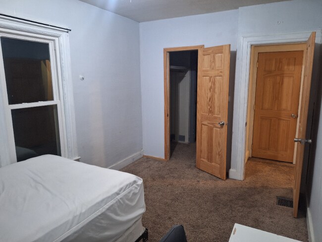 Building Photo - 10 Euclid Ave