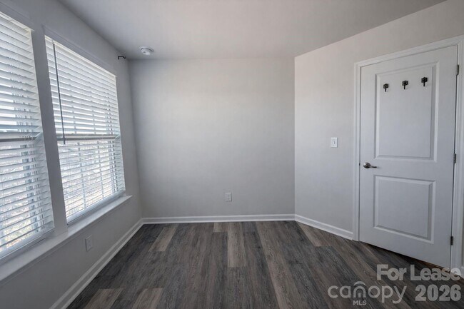 Building Photo - 3014 Potomac River Pkwy