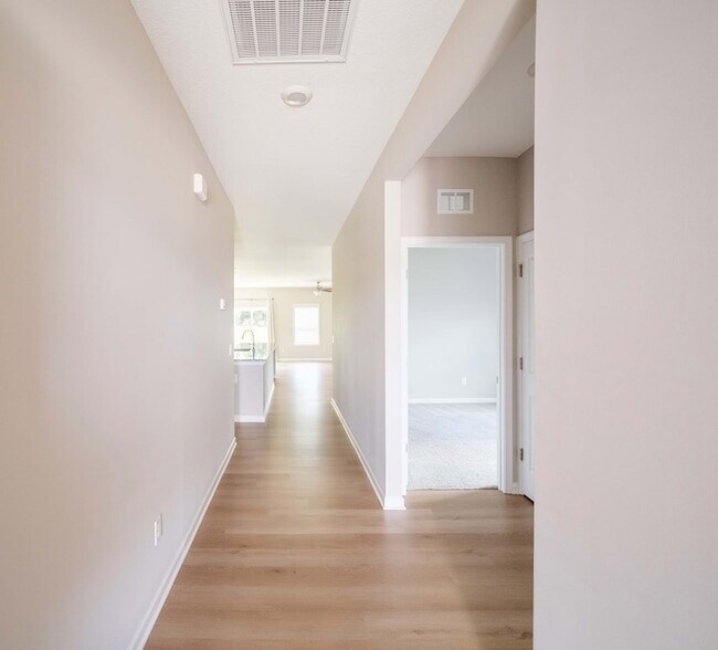Building Photo - 5176 Legion Dr