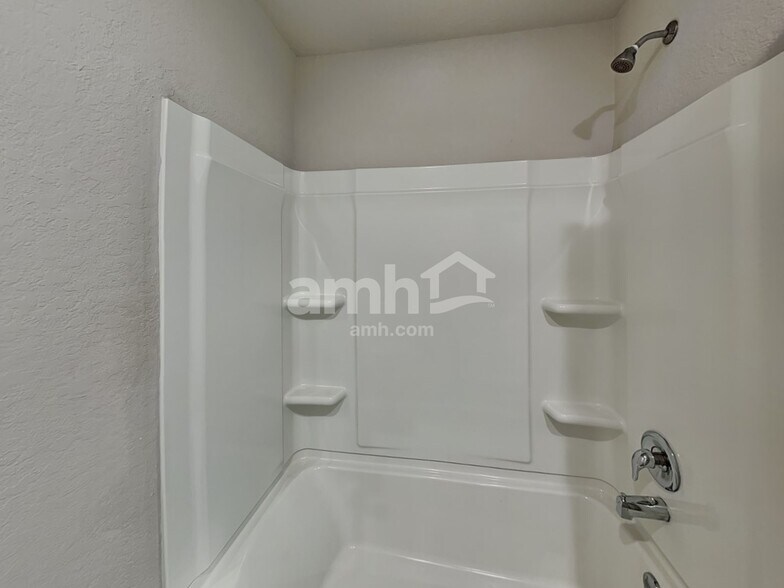 Building Photo - 10419 Varmus Dr