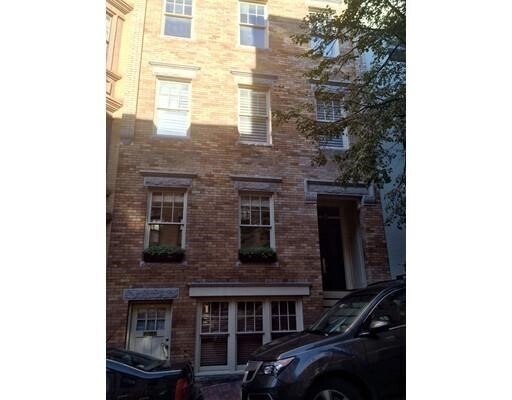 Building Photo - 30 Anderson St