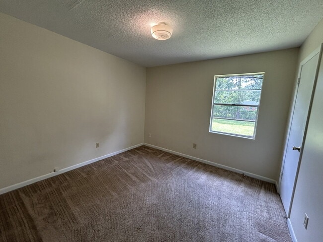 Building Photo - Home For Rent