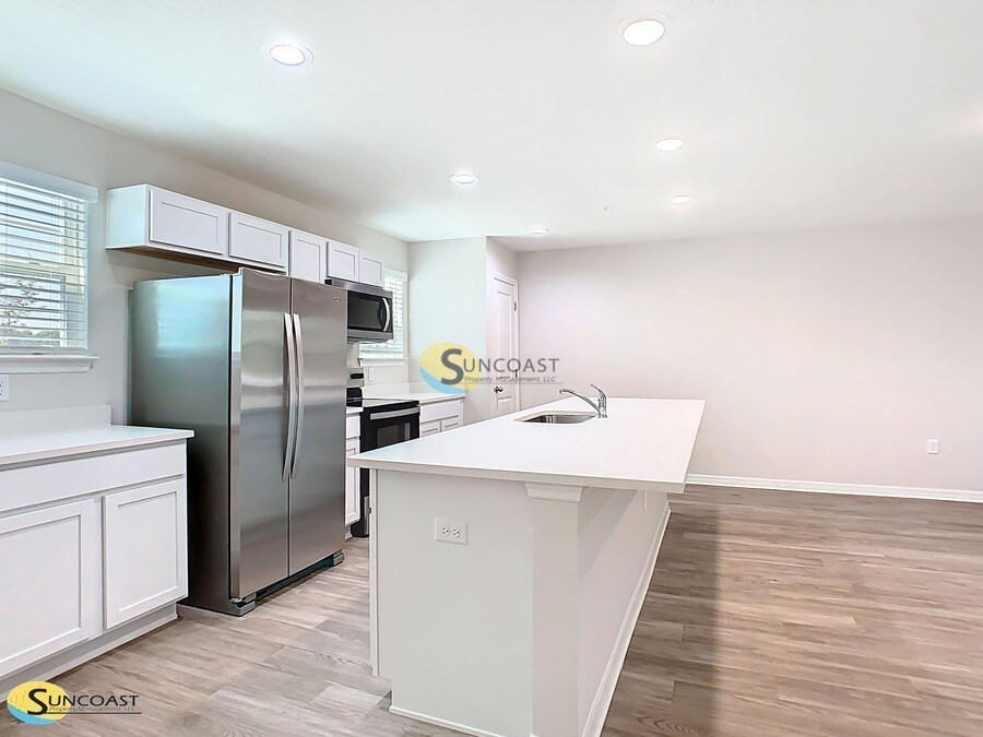 Building Photo - 3821 SW 43rd Ct