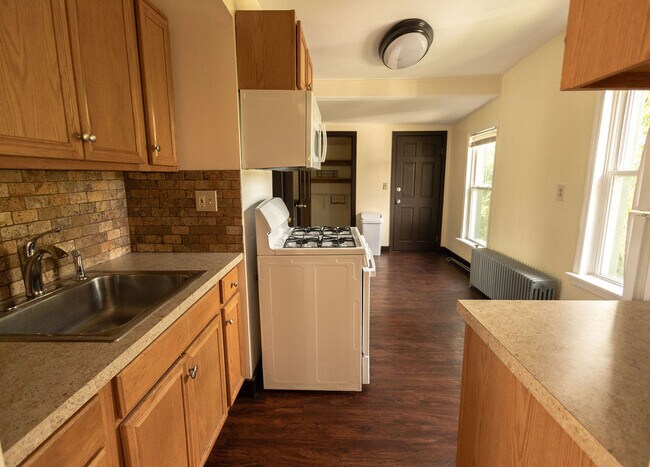 Kitchen - 102 11th St