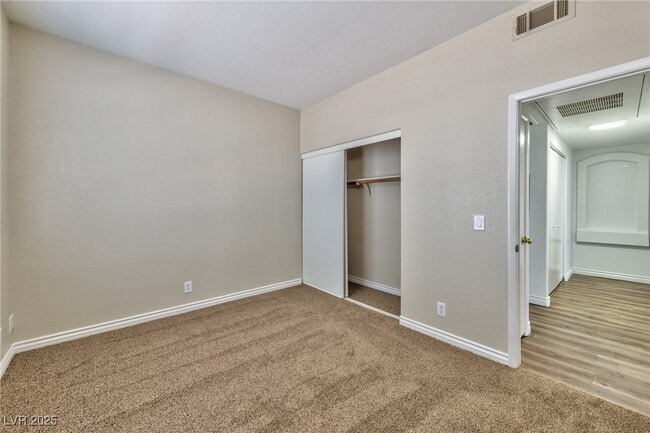 Building Photo - 2201 Ramsgate Dr