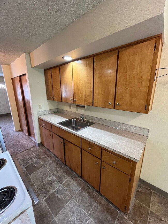 Building Photo - 1 Bed/1 Bath with River Views! Riviera Ridge Apartments