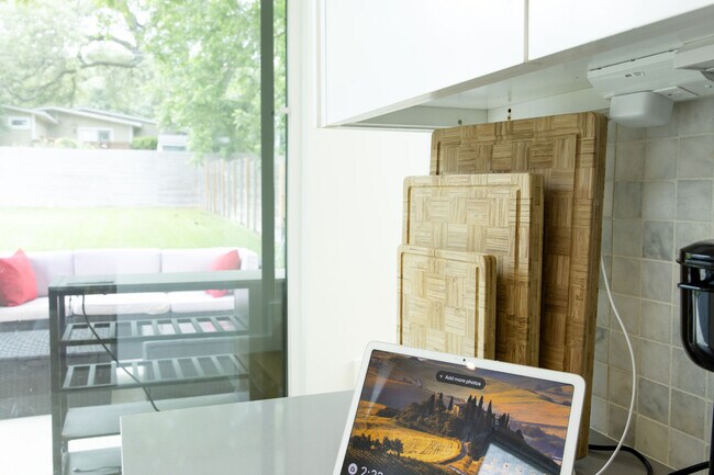 Building Photo - 507 S Park Dr