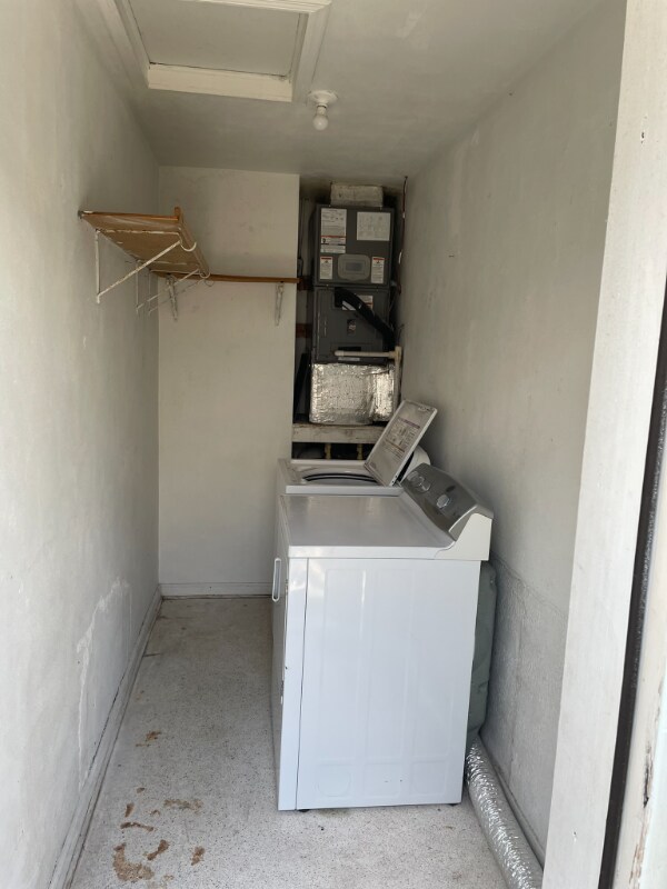 Building Photo - 627 92nd Ave N