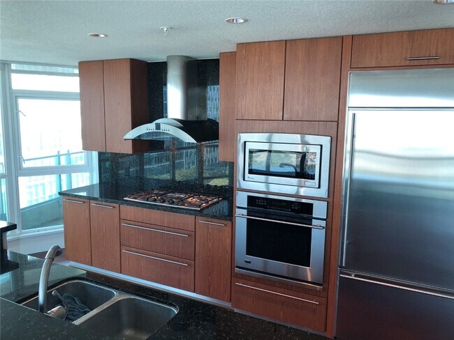Building Photo - 3131 Michelson Dr
