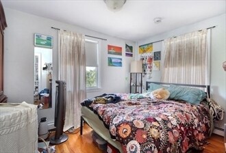 Building Photo - 166 Raymond St