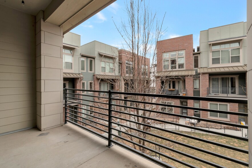 Building Photo - 415 Primrose Ln