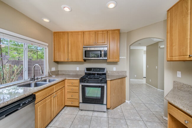 Building Photo - Stunning Gated Community in Summerlin!