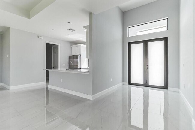 Building Photo - 3408 2nd St SW