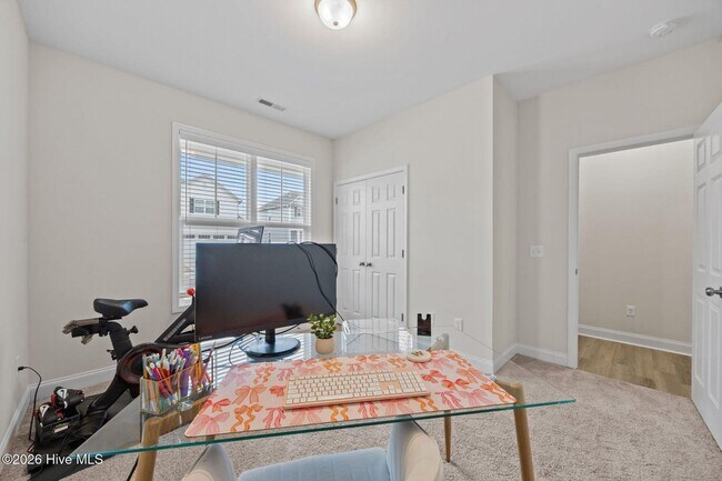 Building Photo - 3 Bed 2 Bath Unfurnished Single Family Home