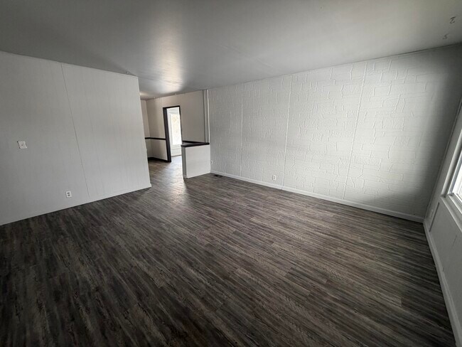 Building Photo - 1606 Glenview-