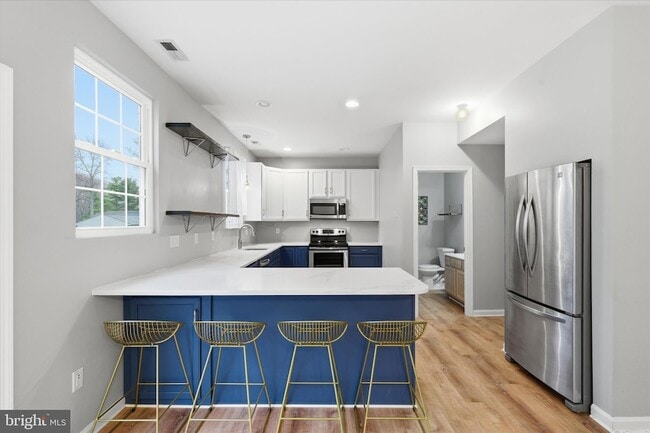 Building Photo - 5534 Franklin Blvd