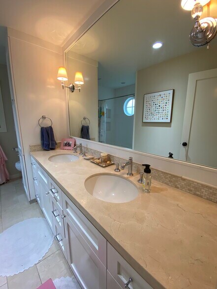 Building Photo - 850 Cherrystone Dr