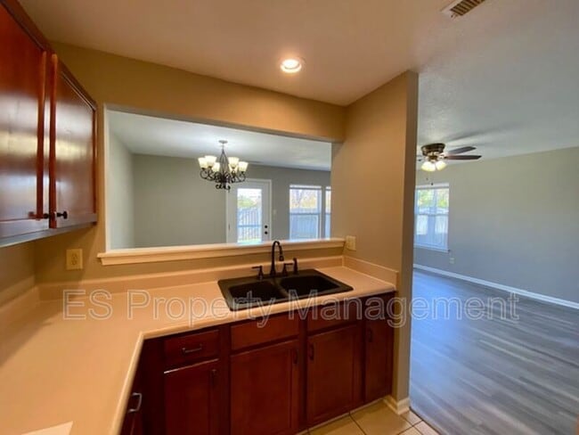 Building Photo - 16736 Aulton Dr