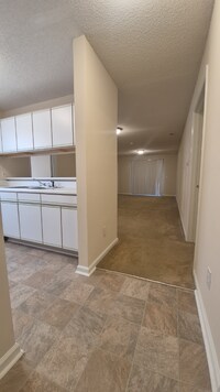 Building Photo - 320 Brownlea Dr