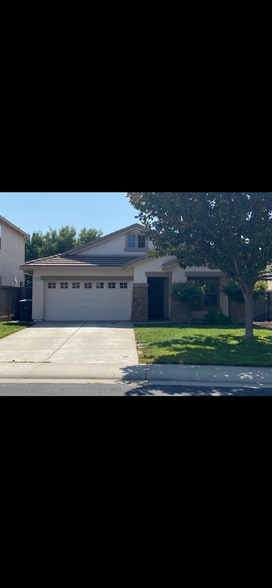 Building Photo - 1757 Pico Rivera Dr