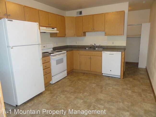 Building Photo - 3 br, 1 bath House - 3008 B Forest Way