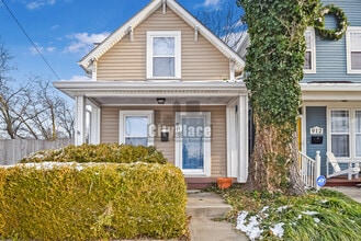 Building Photo - 910 Lexington Ave