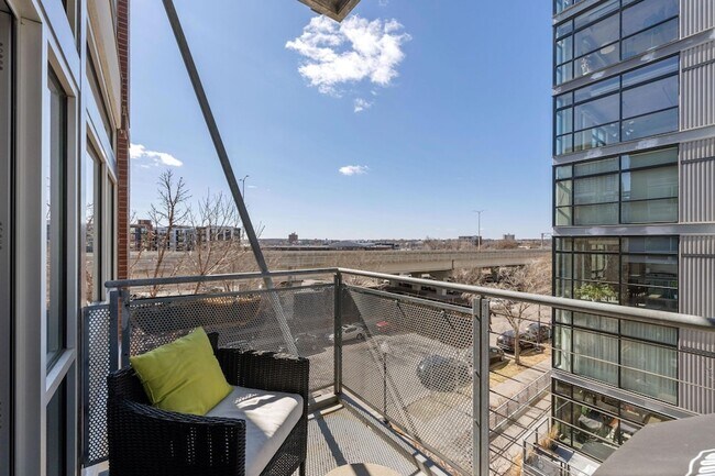 Building Photo - 710 N 4th St