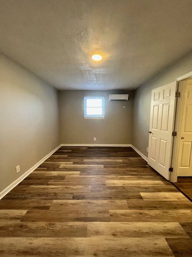 Building Photo - 2082 Fairmont Ct