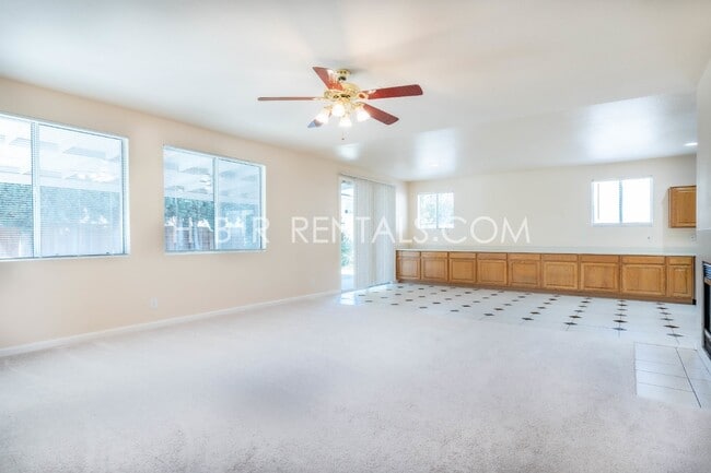 Building Photo - Charming 4 Bed, 2.5 Bath Home in Manteca, ...