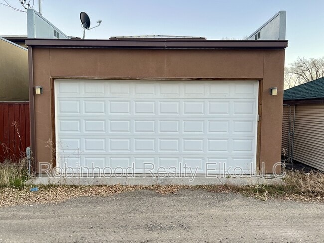 Building Photo - 753 Oak St