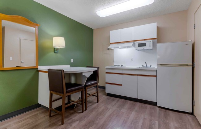 Building Photo - Furnished Studio-Clearwater - Carillon Park