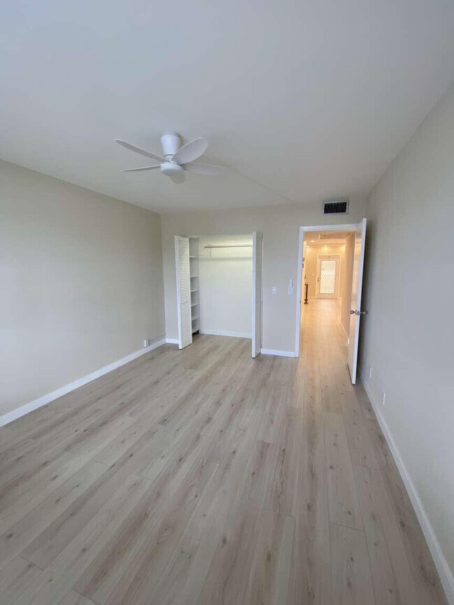 Building Photo - 4048 Exeter C