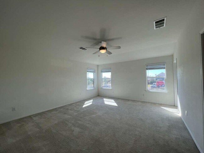 Building Photo - 2013 Ebony Dove St