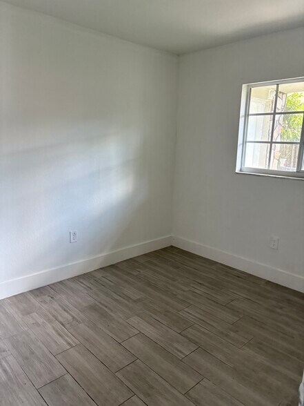 Building Photo - 2535 NW 9th St