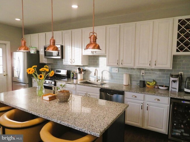 Building Photo - 5206 Ridge Ave