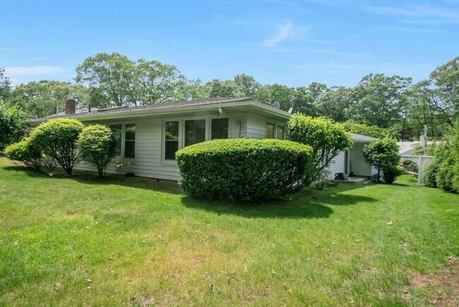 Building Photo - 136 Fox Meadow Rd