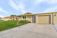 Building Photo - 5549 Hamlet Ln