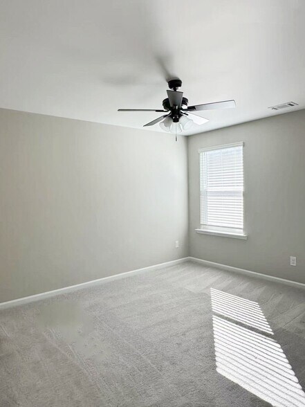 Building Photo - 4372 Grosbeak Dr